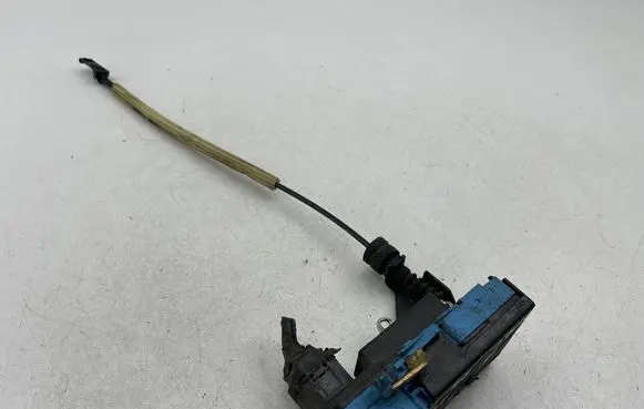 Volvo V70 Front door lock