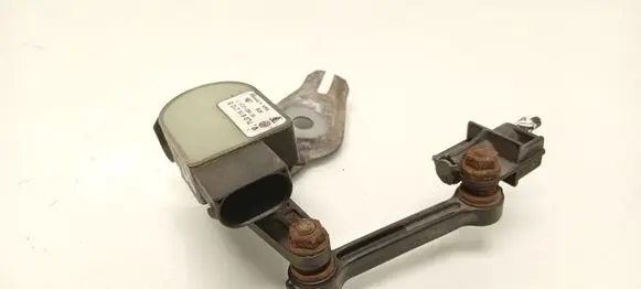 Headlight/headlamp level sensor
