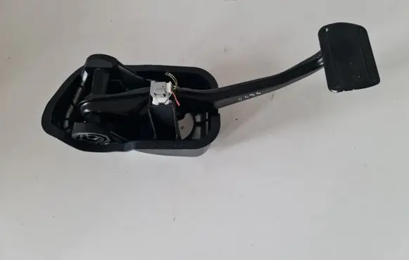 Mercedes-Benz E W213 Brake pedal A2222940001