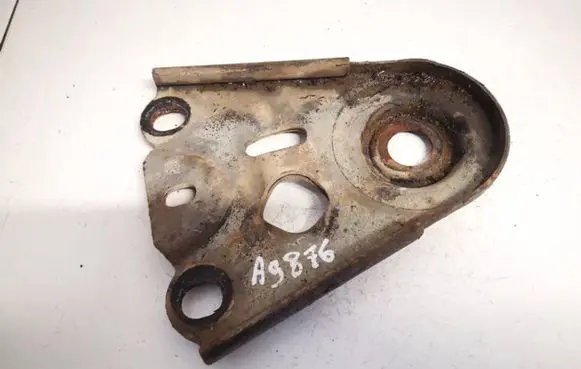 Volvo XC90 Engine mounting bracket