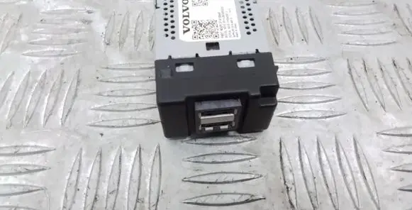 Volvo S90, V90 USB socket connector 31415549