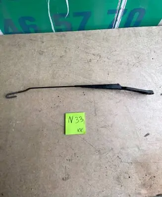 Volkswagen Golf IV Front wiper blade arm 1J1955409