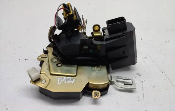 BMW 3 E36 Front door lock 8122507 8353012 40620821