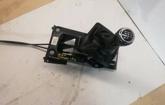 Jeep Compass Gear shifter/selector 68044041ab