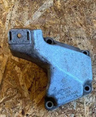 Audi A4 S4 B5 8D Engine mounting bracket 8D0199307G