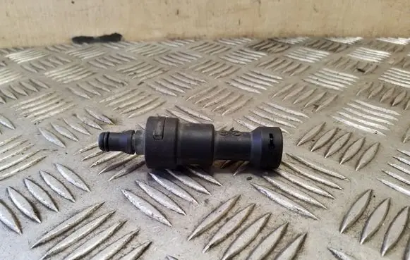 Volkswagen PASSAT CC Clutch pipe/line 