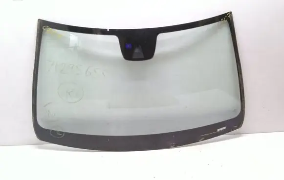 Mercedes-Benz E A207 Front windscreen/windshield window