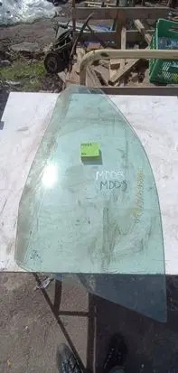Volkswagen Golf IV Front door window glass four-door 1212123