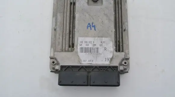 Audi A4 S4 B9 Engine control unit/module 04E906022B