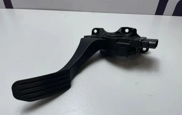 Volvo XC60 Accelerator throttle pedal 6G929F836DD