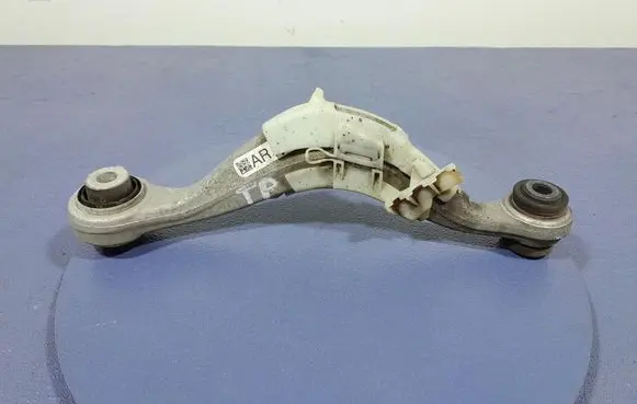 BMW M5 Rear control arm 6883340