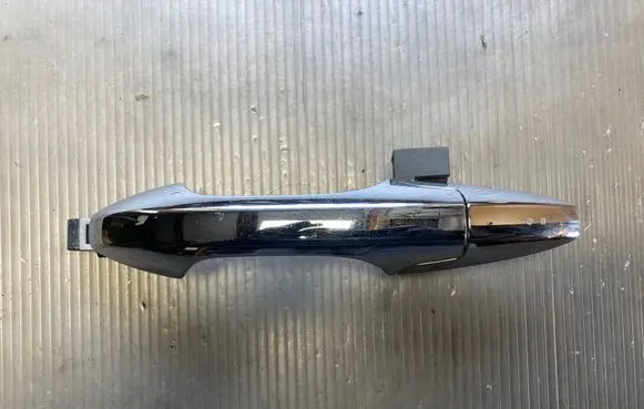 Honda CR-V Front door exterior handle 43921SWA