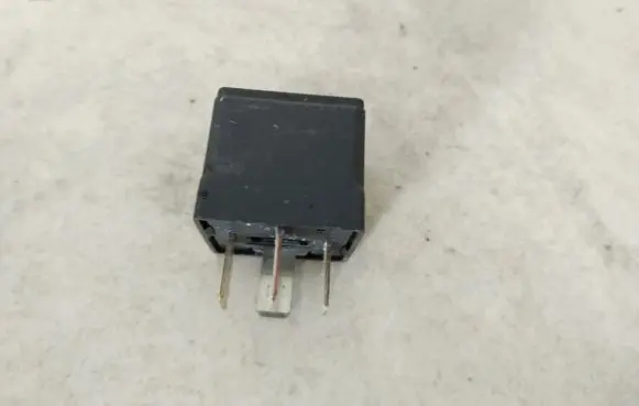 Opel Zafira B Other relay 13171831 4ra007791-05