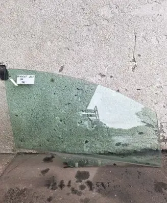 Peugeot 207 Front door window/glass (coupe) AS2M3232DOT682 E000199 43R001583