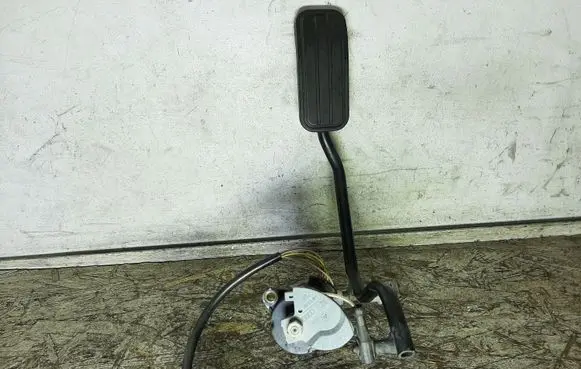 Volkswagen Sharan Accelerator pedal position sensor 7M0907469A 0205001044 95VW9B949EB
