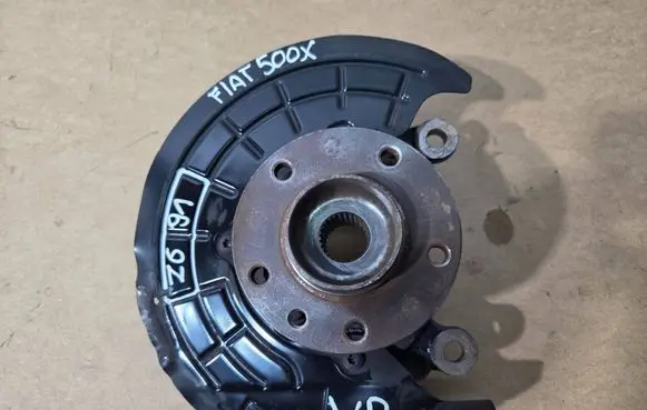 Fiat 500X Front wheel hub spindle knuckle Z691