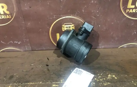 Volkswagen Golf IV Mass air flow meter 0281002757