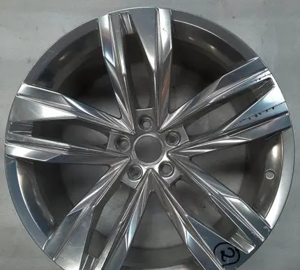 Volkswagen Touareg III R20 alloy rim 450488B1