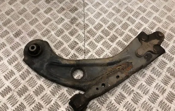 Peugeot 308 Front lower control arm/wishbone