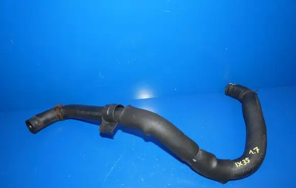 Engine coolant pipe/hose
