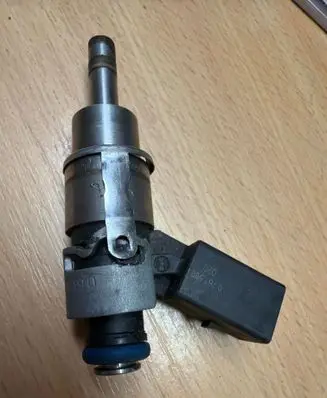 Audi A3 S3 A3 Sportback 8P Fuel injector 0261500 06F906036A