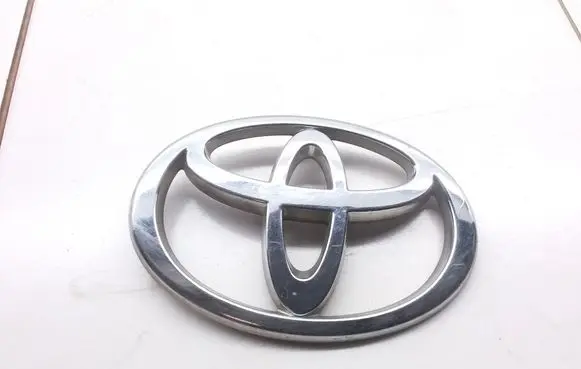 Toyota Corolla Verso E121 Manufacturers badge/model letters 