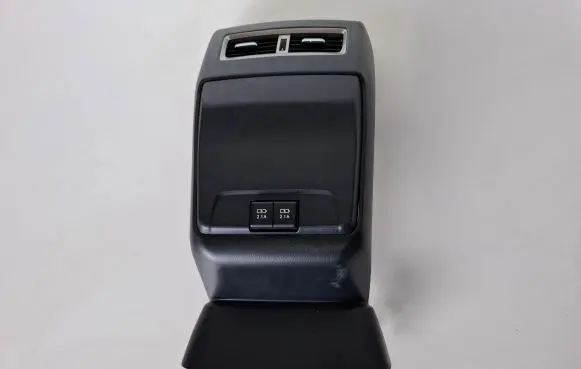 Rear air vent grill