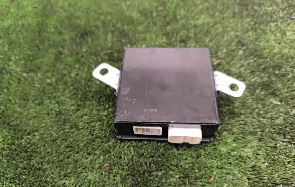 Lexus RX 330 - 350 - 400H Wing mirror control module 8943048040 615138000