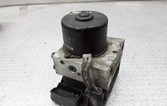 Volkswagen Golf IV ABS Pump 1J0907379C 10094903403