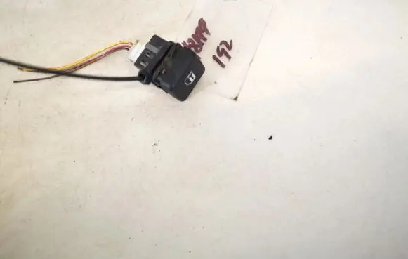 BMW 5 E39 Central locking switch button 8360828