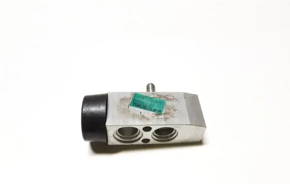 KIA Sorento Air conditioning (A/C) expansion valve F108JD6LA01 523359