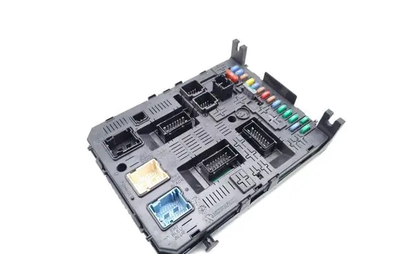 Peugeot Partner Fuse module 9664058780