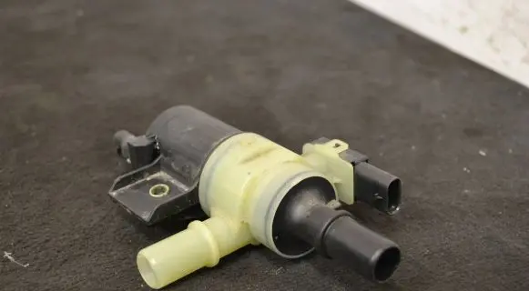 Volvo XC90 Turbo solenoid valve 32224004