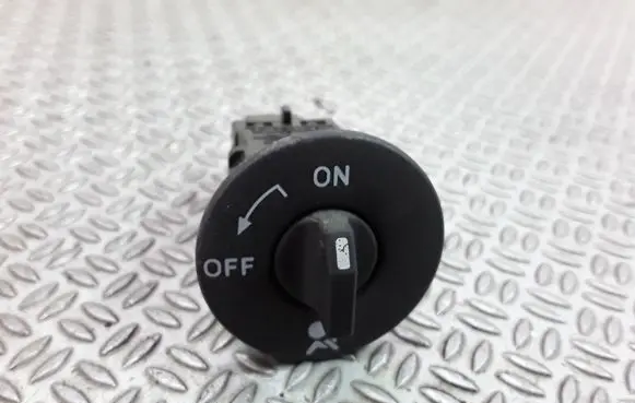 Passenger airbag on/off switch