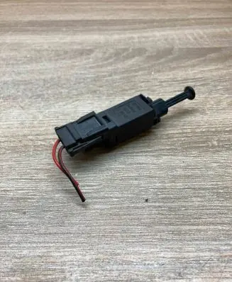 Volkswagen Golf III Brake pedal sensor switch 191945515 WithPlug