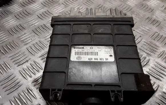 Volkswagen PASSAT B4 Engine control unit/module 028906021DM 0281001413414 28SA2670