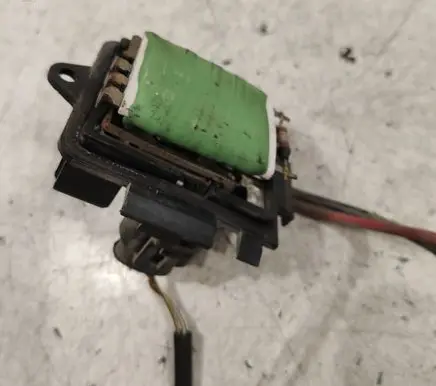 Opel Vivaro Heater blower motor/fan resistor