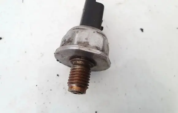 Fuel pressure sensor