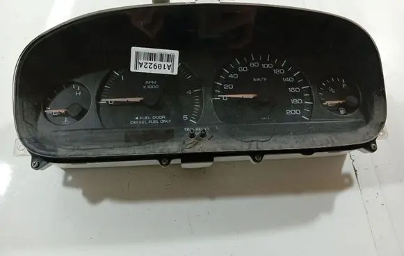 Chrysler Voyager Speedometer (instrument cluster) 04685268
