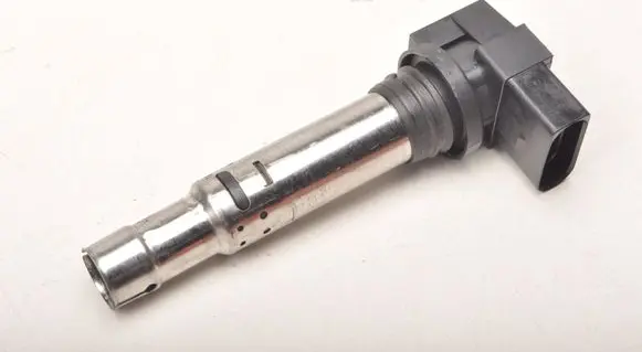 Seat Ibiza IV (6J,6P) High voltage ignition coil 036905715