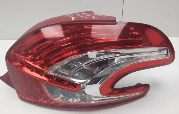 Peugeot 208 Rear/tail lights 9672628380