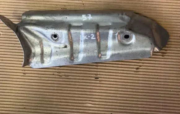 BMW X5 F15 Heat shield in engine bay 850819