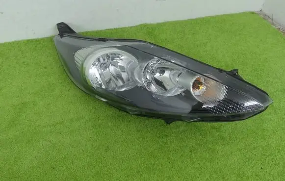 Ford Fiesta Headlight/headlamp 8A61-13W029-AF