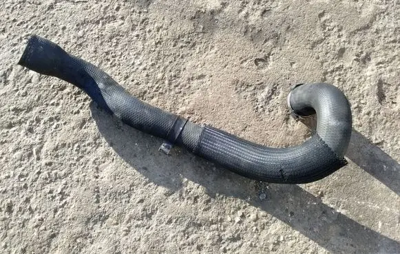 Citroen C4 I Intercooler hose/pipe