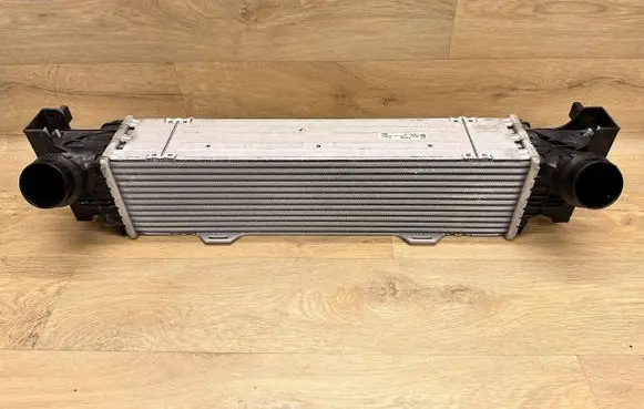 BMW 5 G30 G31 G38 Intercooler radiator 8576509