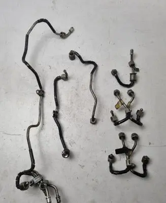 Jaguar XF Fuel injector supply line/pipe 