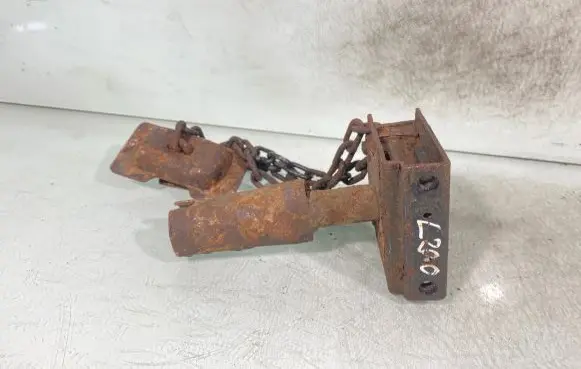 Mitsubishi L200 Spare wheel mounting bracket 