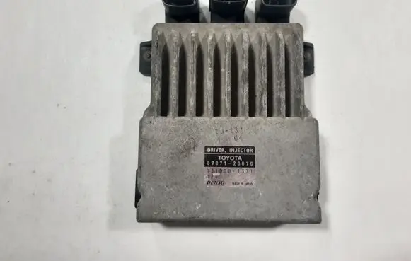 Toyota Corolla Verso AR10 Fuel injection control unit/module 8987120070