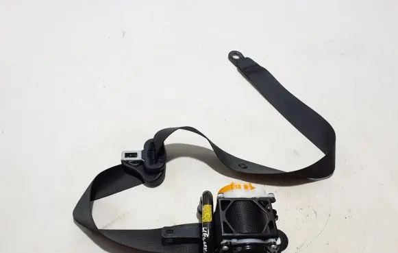 Toyota Hilux (AN120, AN130) Front seatbelt 732100K860C1