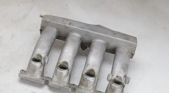 Volkswagen PASSAT B5.5 Intake manifold 06B133223D